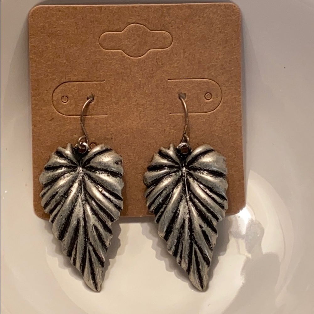 silver toned leaf earrings